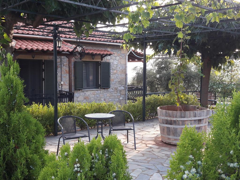 Ouranias Studios Kardhamili Exterior foto